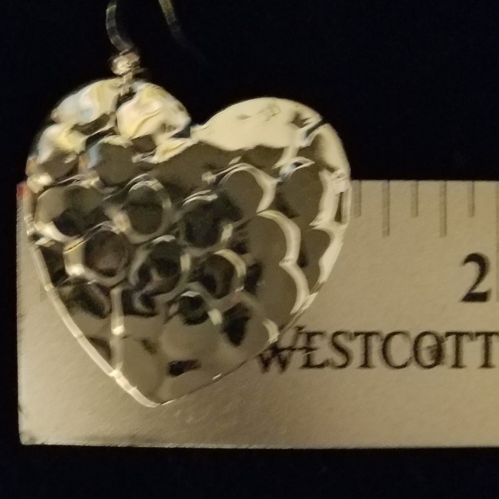 Silver heart dangle earrings - Picture 5 of 5